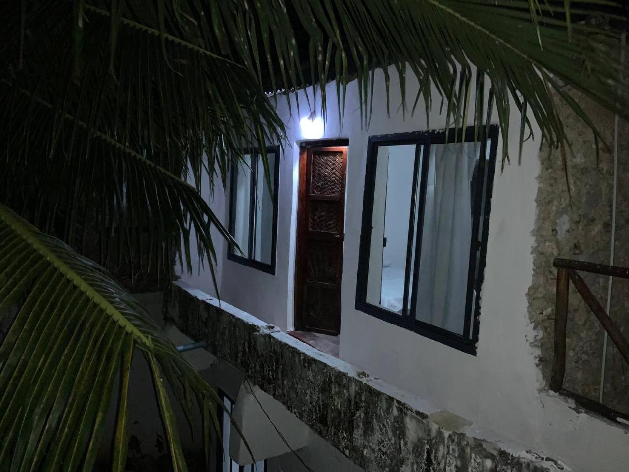 Barefeet Jambiani (Zanzibar)